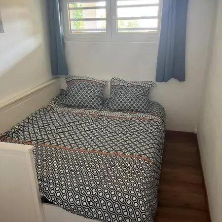 F2 Avec Jardin Apartmán *
